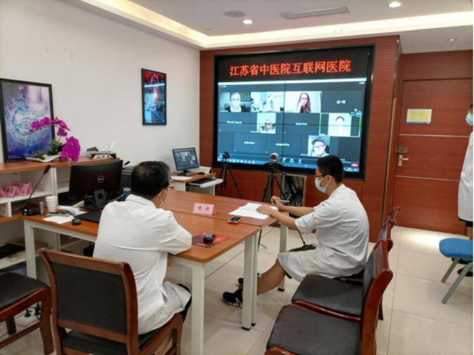 黄煌教授通过江苏省中医院互联网医院临床远程带教美国AOMA整合医学研究生院的学生