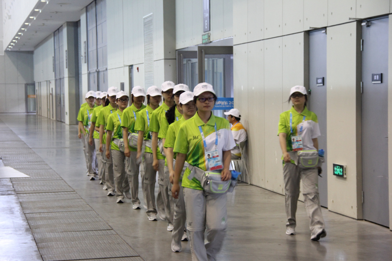 我校青奥志愿者参加培训 我校青奥志愿者参加培训